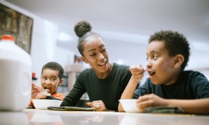 Was schwarze Eltern ihren Kindern beibringen müssen, was weiße Eltern nicht tun 