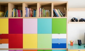 Organisieren mit Farbe:10 Möglichkeiten, zu Hause aufzuräumen und zu verschönern 