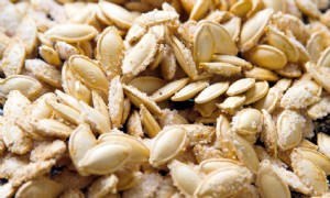 14 Dinge, die man mit Kürbiskernen machen kann 