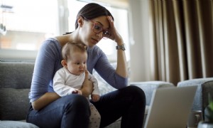 Inmitten von COVID-19 wurden allein im September fast 1 Million Frauen arbeitslos