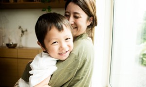 Ein Einzelkind durch COVID-19 großzuziehen ist wirklich schwer – aber auch erstaunlich 