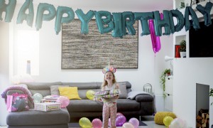 18 unterhaltsame Möglichkeiten, Kindergeburtstage während COVID zu feiern 