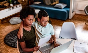 Zweite COVID-Hilfsüberprüfungen kommen, reichen aber für Millionen von Familien in Schwierigkeiten nicht aus