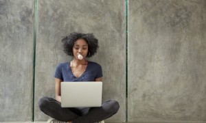 Was jede Nanny über Steuern und Lohnabrechnung wissen muss