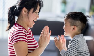 8 einfache Handspiele für Kinder 