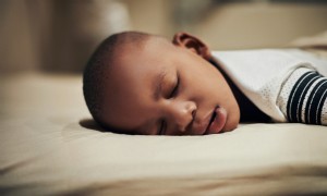 Wie Nachtangst bei Kindern aussieht und wie man einem Kind hilft, das einen hat 