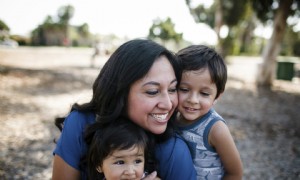 Ich spreche mit meinen Kindern nur Spanisch, auch wenn es anderen unangenehm ist 