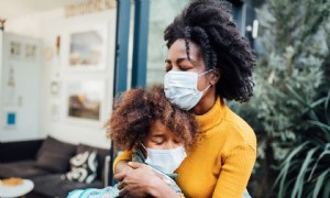 6 Möglichkeiten, wie Eltern mit pandemischer Angst vor dem Schulanfang umgehen können 