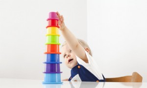 Die 8 besten Spielzeuge für 6 Monate alte Babys, um ihnen beim Lernen und Entwickeln zu helfen 