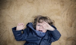 Wie man Kinder dazu bringt, zu gehen, wenn sie Spaß haben (ohne Zusammenbruch) 