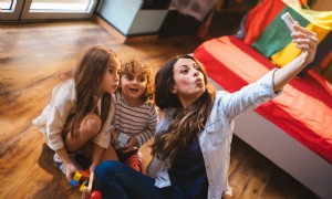 12 Dinge, die Sie beim Babysitten niemals tun sollten 