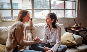 Mit Kindern über Demenz sprechen:Tipps, die Sie wissen müssen