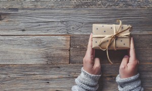 Kindermädchen und Babysitter:Beschenken Sie Kinder? 