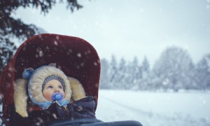 Dürfen Babys und Kinder mit einer Erkältung nach draußen? Hier ist, was Experten sagen 