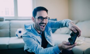 Papa bittet um eine einmonatige Pause vom Eltern- und Partnerdasein an seinem Geburtstag 