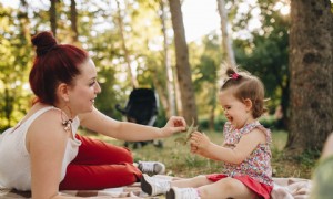 Wie viel sollte ich für Babysitten verlangen? 