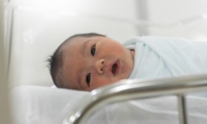 Der werdende Vater sagt, seine Frau wählt einen geschlechtsneutralen Babynamen, ob es ihm gefällt oder nicht 