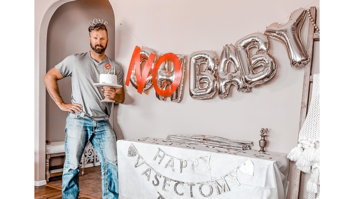 Lustige Vasektomie-Partys und Ankündigungen helfen Paaren, die Wahl ihrer Familie zu feiern