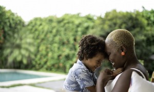 Wie sanfte Erziehung schwarzen Eltern ermöglicht, alte Erzählungen neu zu formulieren 