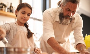 10 Schlüssel zur Erziehung eines Mädchens ohne Vater in ihrem Leben 