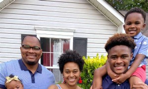 Ich bin Mutter und Krankenschwester:Ich habe meine Familie verlassen, um in einer anderen Stadt bei der Pandemie zu helfen, und ich würde es wieder tun 