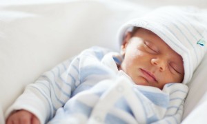Babys erster Winter:So schützen Sie Neugeborene bei kaltem Wetter 