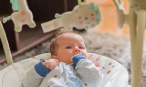 Die besten Babyschaukeln für Neugeborene und Kleinkinder 