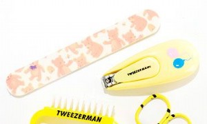 Wie man Babys Nägel schneidet 