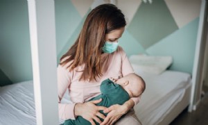 Der COVID-Impfstoff und das Stillen:Was stillende Eltern wissen müssen 