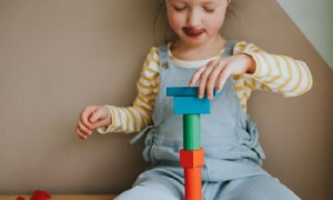 Kreative Möglichkeiten, wie Eltern die Sprachkenntnisse ihrer Kinder zu Hause verbessern können 