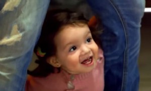 Dieses süße neue Video erinnert uns daran, dass Spielzeit auch Lernzeit ist 