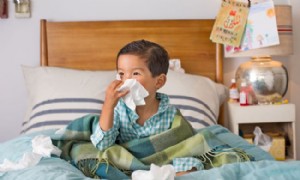 Wie Sie Ihrem Kind beibringen, sich die Nase zu putzen 