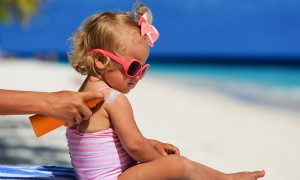 Brennen! 40 Prozent der meistverkauften Sonnenschutzmittel erfüllen nicht die Richtlinien von Dermatologen 