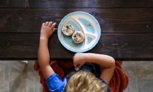 5 kleine Dinge zu tun, um bessere Essgewohnheiten bei Kindern zu fördern 