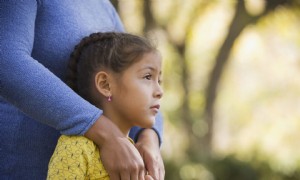 Angst bei Kindern:Was sind die Anzeichen und wann sollte man Hilfe suchen? 