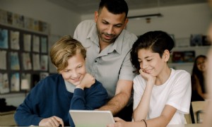 Fast 30 % der Lehrer geben an, letztes Jahr von Eltern bedroht worden zu sein 