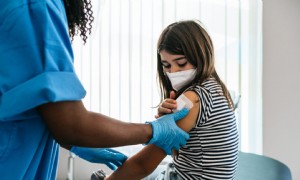 COVID-Impfstoff reduzierte die Krankenhauseinweisungen von Kindern während omicron, wie eine neue Studie zeigt 