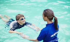 8 sommerliche Kinderbetreuungslösungen, auf die echte Eltern schwören