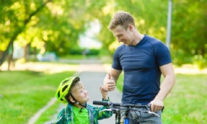 Wie man ein Kind mit Worten lobt (29 Beispiele) 