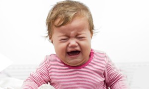 Warum weint mein Baby ohne Grund und was soll ich tun? 