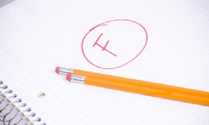 Schlechte Noten – wie Eltern Teenagern helfen können, Erfolge zu erzielen 