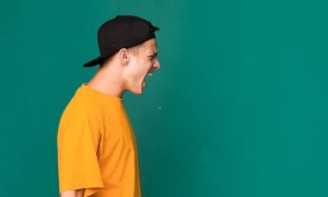 Wütender Teenager – Die besten Möglichkeiten, mit der Wut von Teenagern umzugehen 