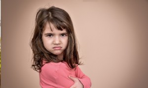 10 Tipps, wie man ein wütendes, respektloses Kind diszipliniert 