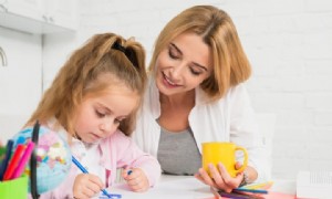 So motivieren Sie Ihr Kind, Hausaufgaben zu machen (7 praktische Tipps) 